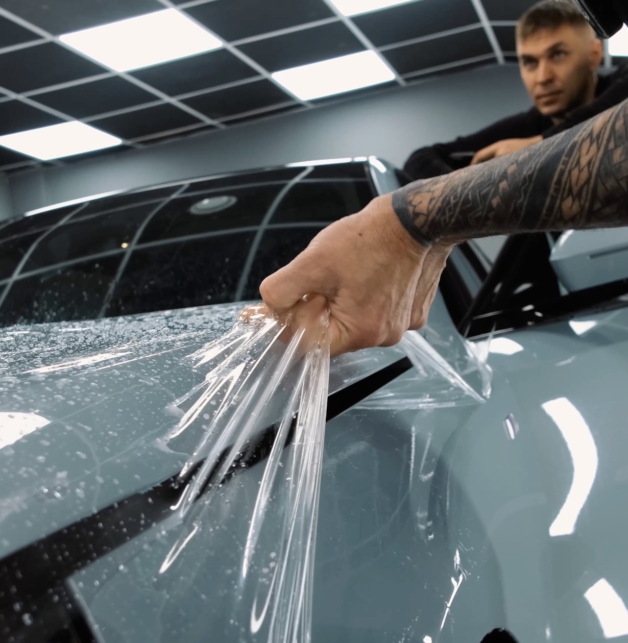 zashhita-kapota-poliuretanovoj-plenkoj_3