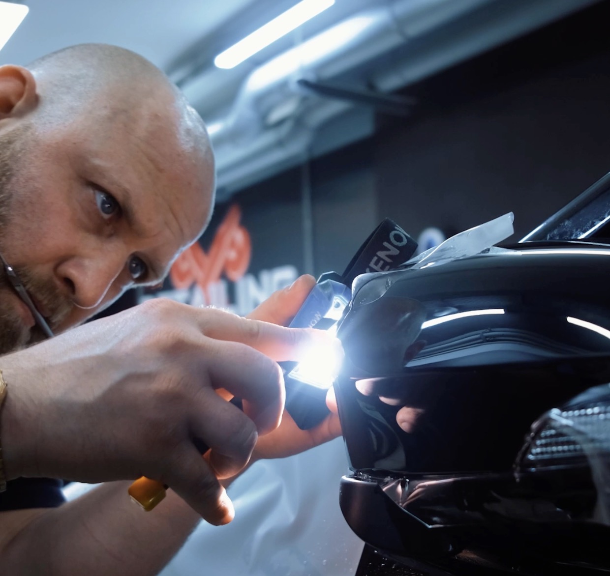 kak-snyat-poliuretanovuyu-plenku-s-avto-bezopasnaya-tekhnologiya_4