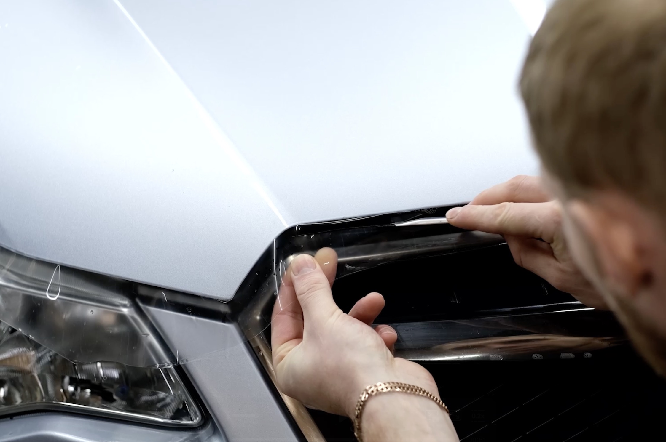 kak-pravilno-prokatyivat-poliuretanovyie-plenki-na-krayax-texnologiya_4