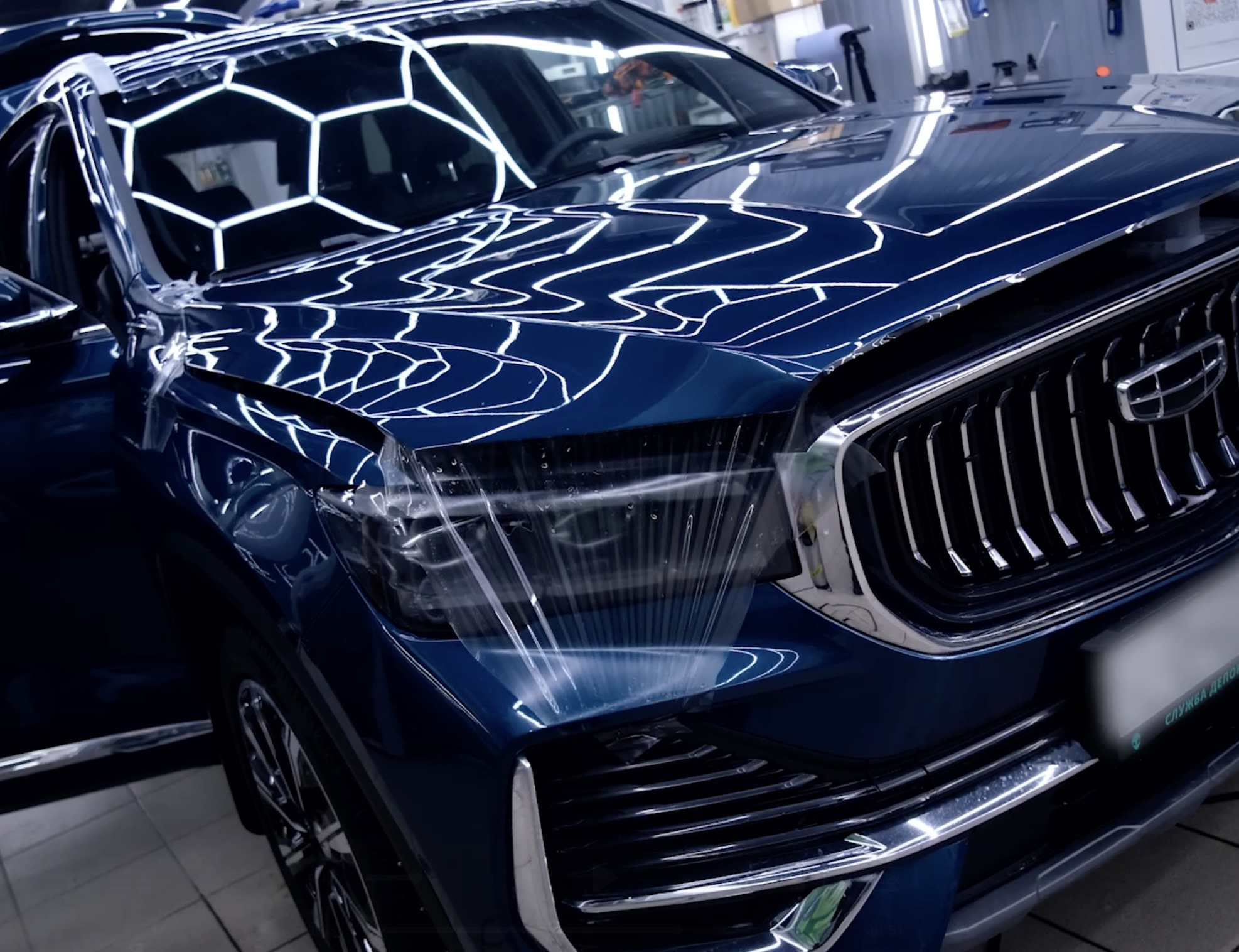 skolko-sluzhit-poliuretanovaya-plenka-na-avtomobile_4