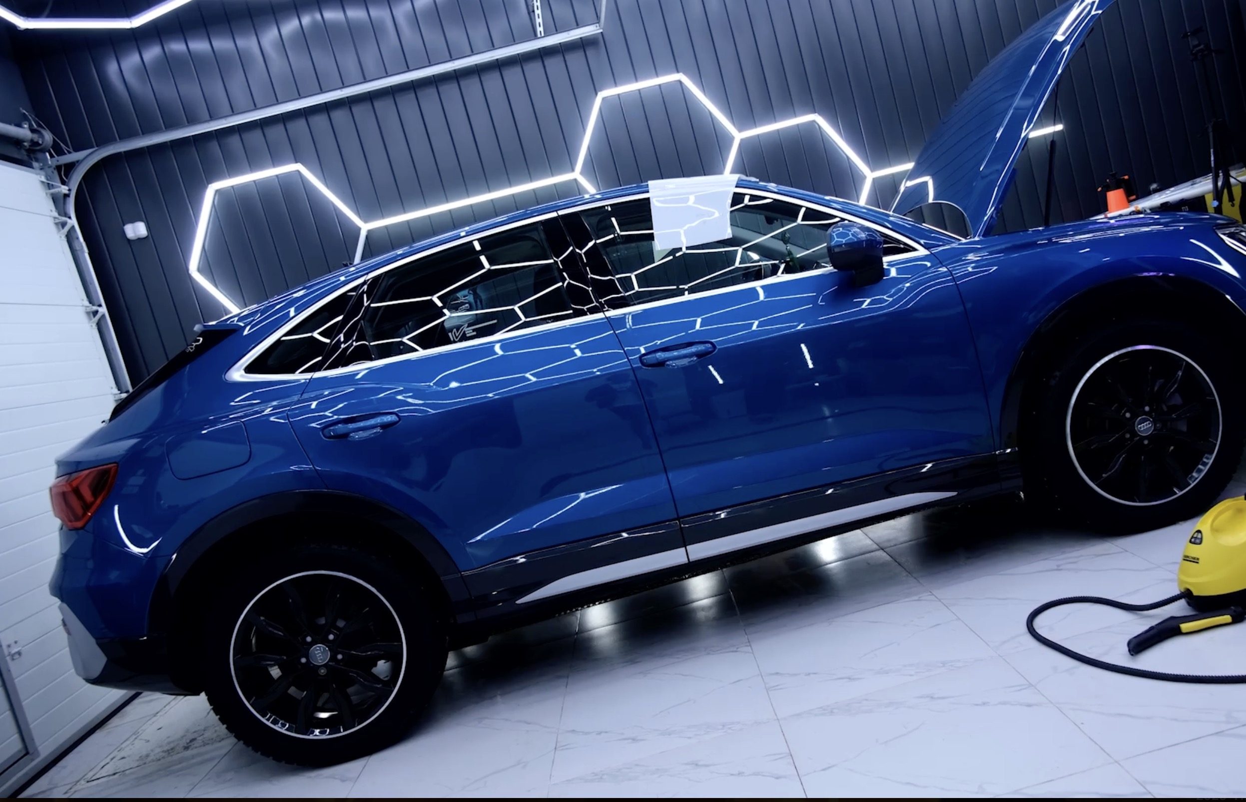 kak-myt-mashinu-v-poliuretanovoj-plenke-rekomendacii_2