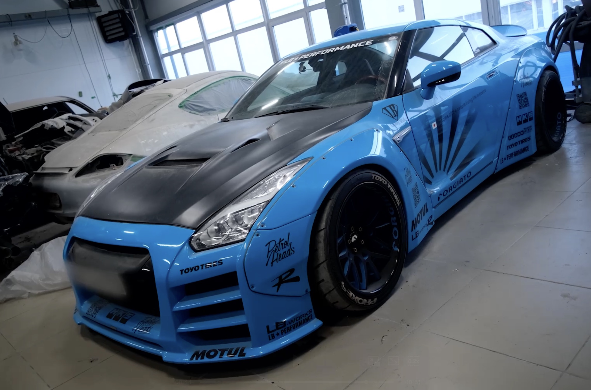 bronirovanie-far-poliuretanovoj-plenkoj_1