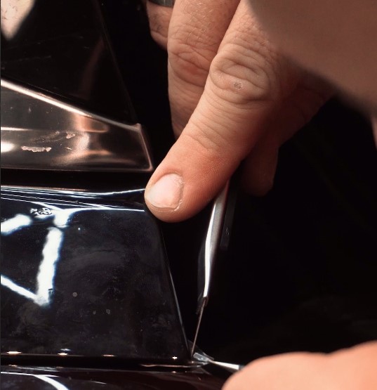 Оклейка капота и бампера полиуретановой плёнкой_7