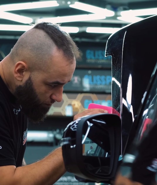 оклейка полиуретановой пленкой: зеркал, дверей, крыши авто_1