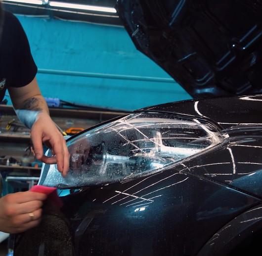 Оклейка капота и бампера полиуретановой плёнкой_6