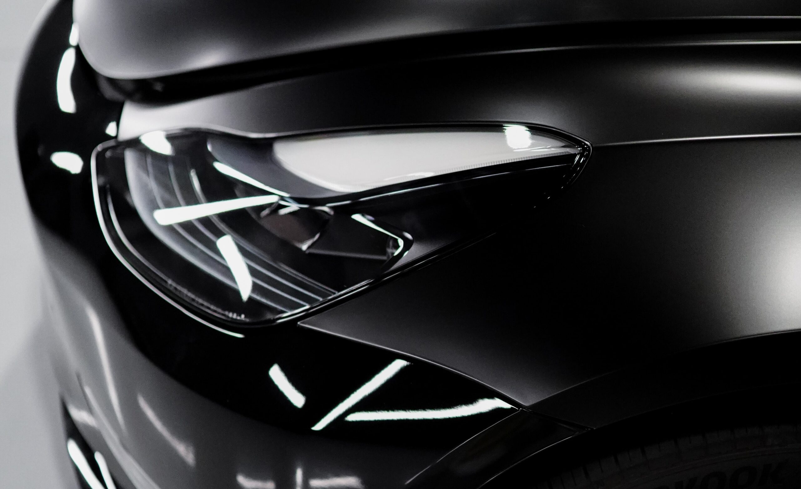 Оклейка фар полиуретановой пленкой_1