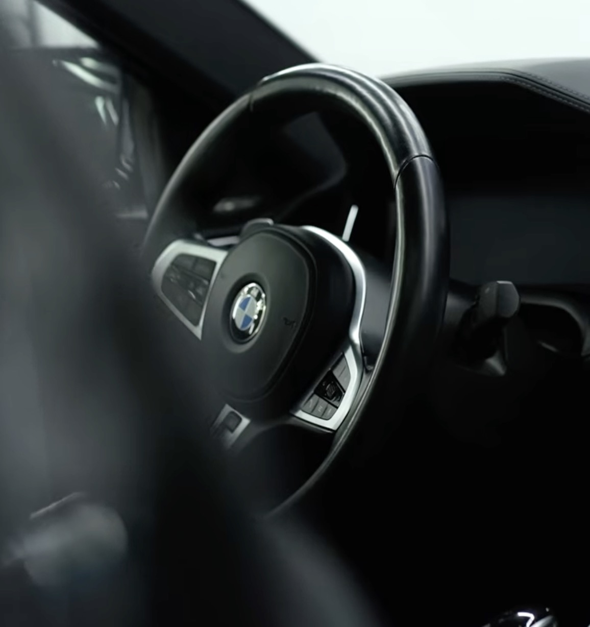 vsya-pravda-ob-oklejke-5-minusov-o-kotoryix-molchat-v-studiyax_2