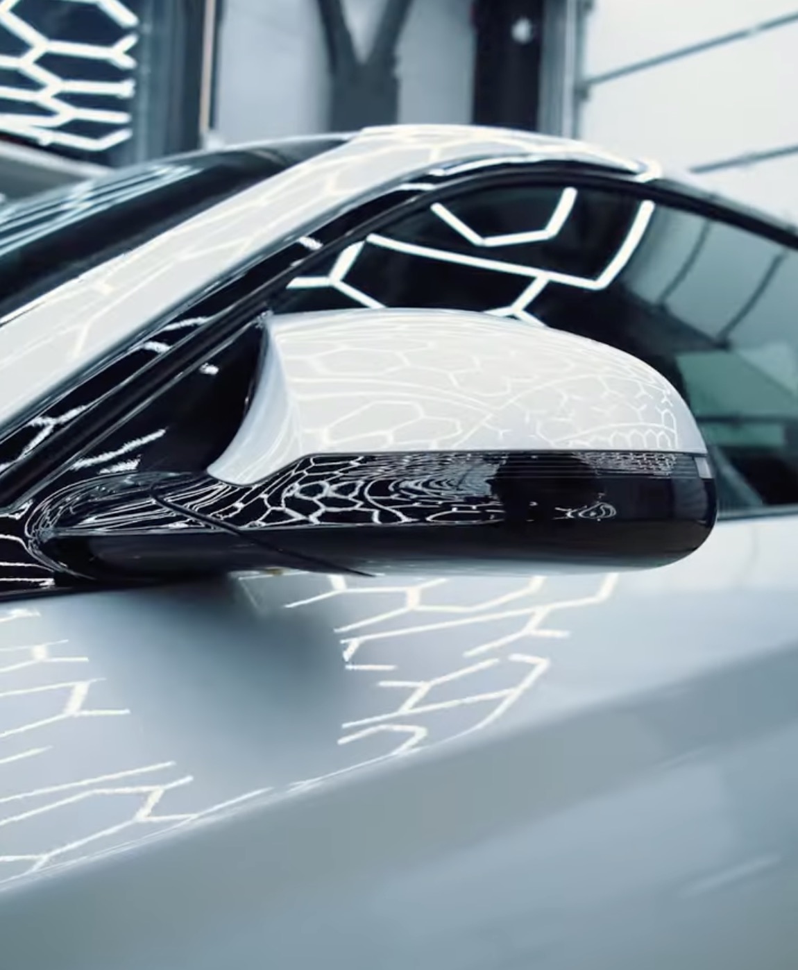 vinil-protiv-poliuretana-pochemu-ekonomiya-v-10-tyisyach-obojdetsya-v-100_3